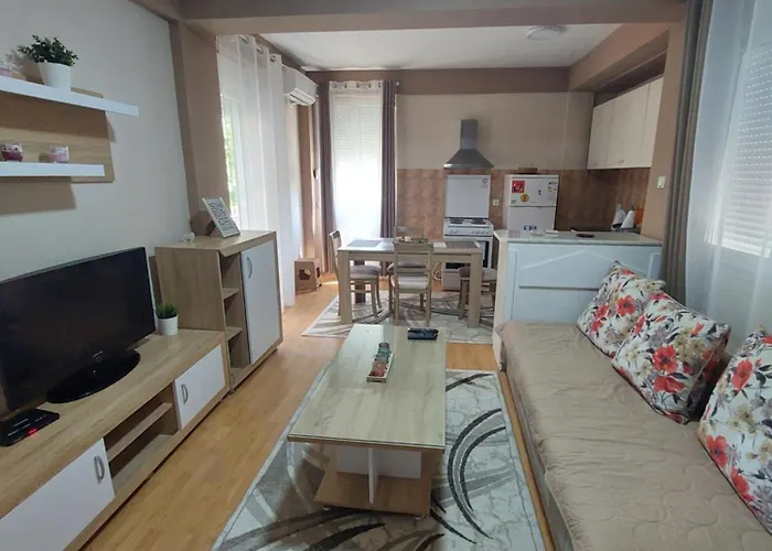 Axios Apartment